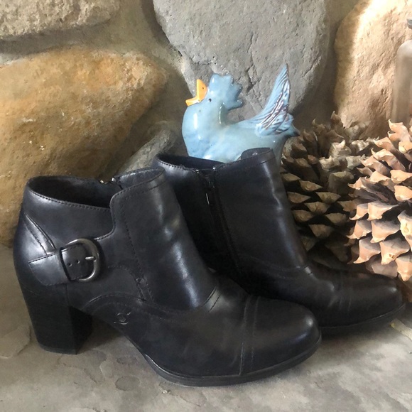 BORN❤️Leather Ankle BOOTS 2.5”Block Heels BLACK - Picture 2 of 8